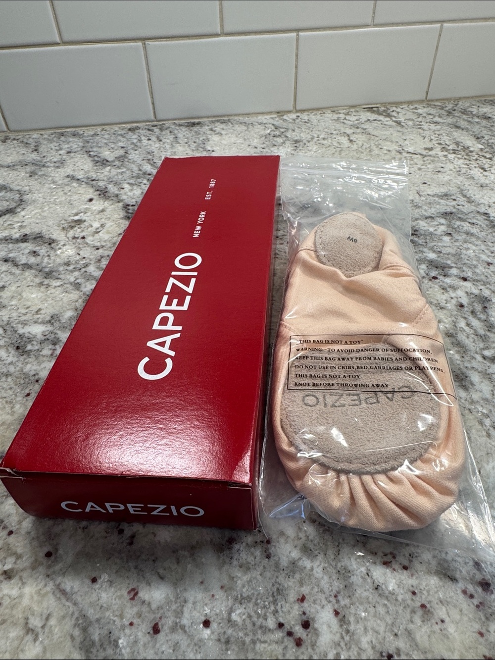 Ballet shoes canvas 8 wide adult new with tags split sole Capezio